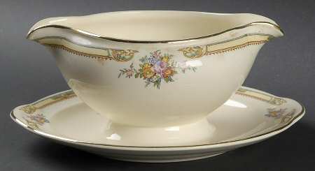 TST11 Gravy Boat with Attached Underplate