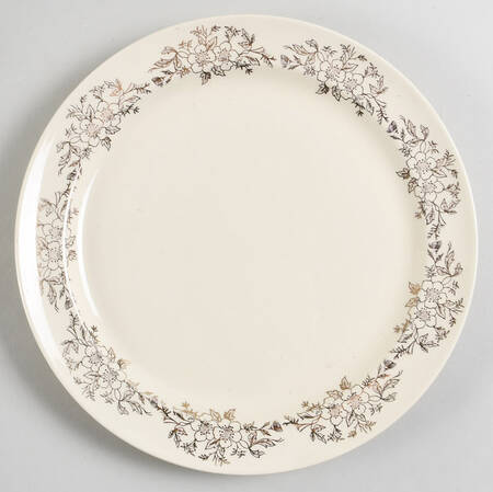 TST131 Luncheon Plate