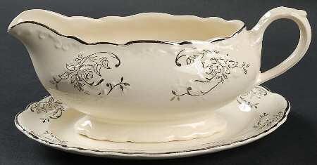 1115 Gravy Boat & Underplate