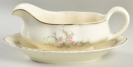 1653 Gravy Boat & Underplate