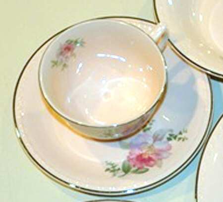 TST193 Footed Cup & Saucer Set