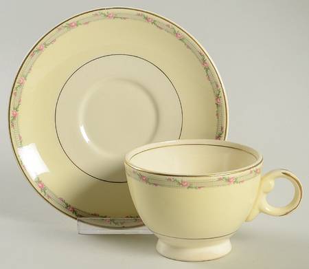 TST257 Footed Cup & Saucer Set