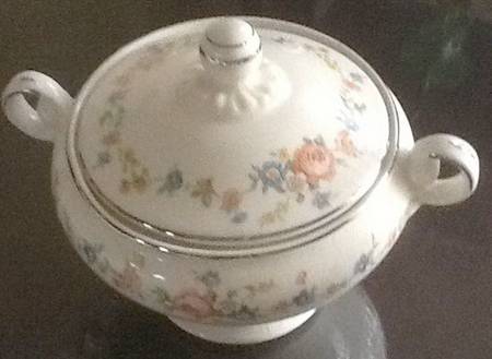 TST278 Sugar Bowl & Lid