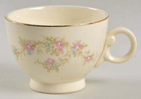 1697 (Smooth) Footed Cup