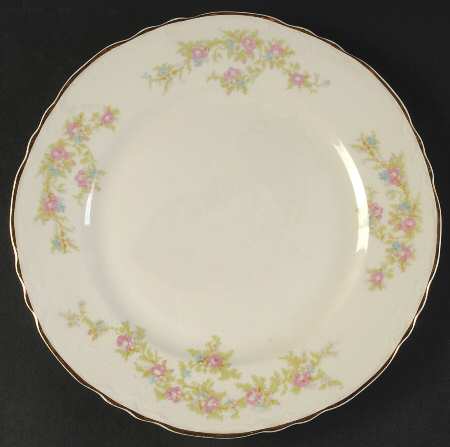 1697 (Scallop) Luncheon Plate