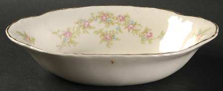 1697 (Scallop) 8" Oval Vegetable Bowl