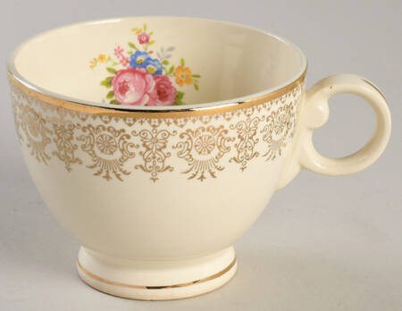 TST45 Footed Cup