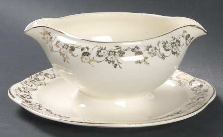 843 1-2 Gravy Boat with Attached Underplate