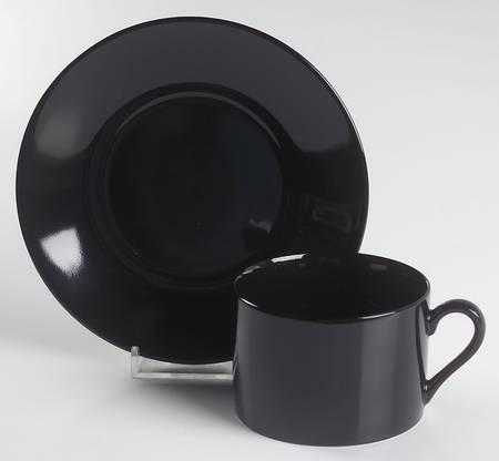 Uno Black Flat Cup & Saucer Set