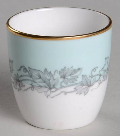 Aristocrat (Light Green) Single Egg Cup