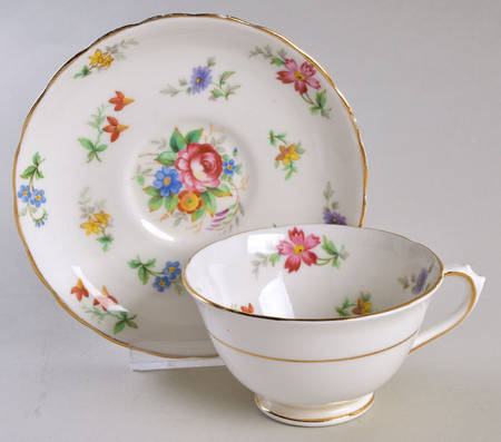 Bouquet Footed Cup & Saucer Set