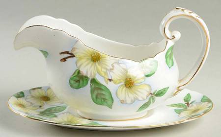 Dogwood Gravy Boat & Underplate