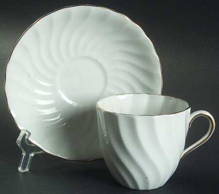 Era Flat Cup & Saucer Set