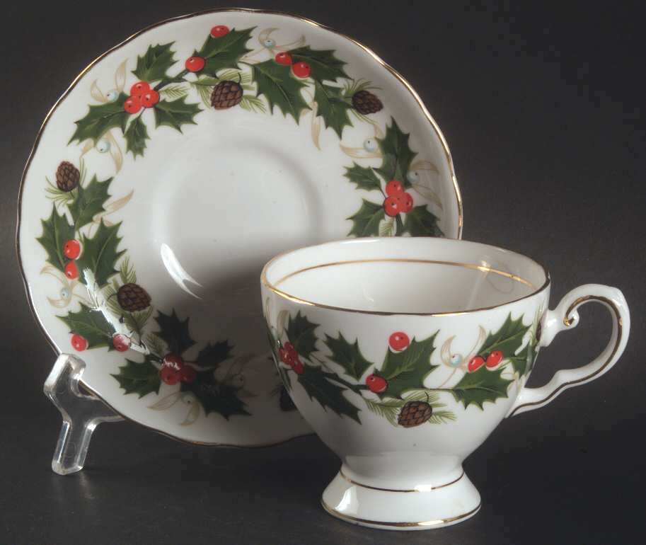 Noel Footed Cup & Saucer Set