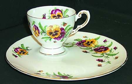 Pansy Snack Plate & Cup Set