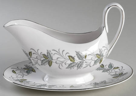 Rondeley Gravy Boat with Attached Underplate