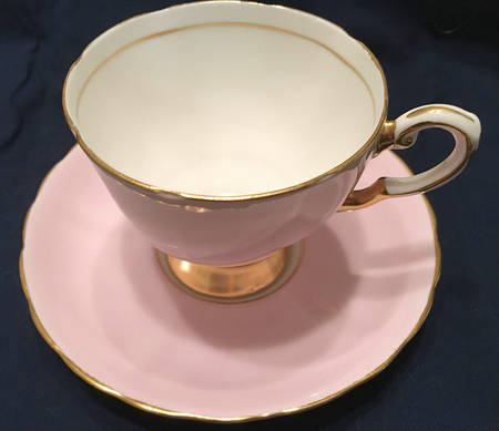 C9013 Footed Cup & Saucer Set