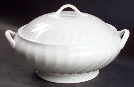 Whitecliffe Round Covered Vegetable