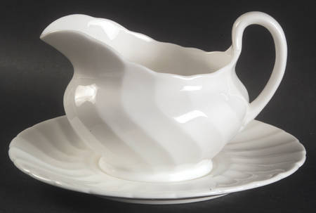Whitecliffe Gravy Boat with Attached Underplate