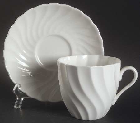 Whitecliffe Oversized Cup & Saucer Set