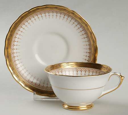 TUS27 Footed Cup & Saucer Set