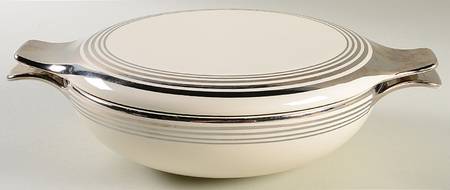 TST279 1.75 Qt Round Covered Casserole