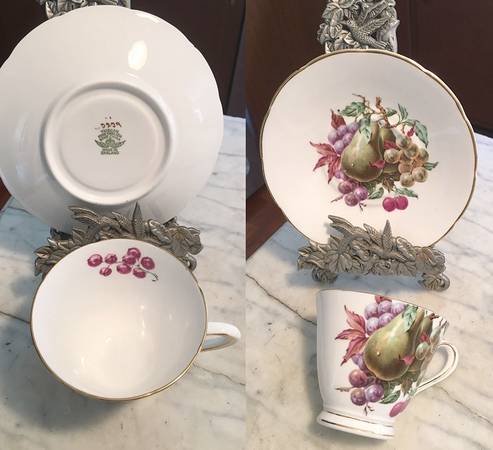 TUS29 Footed Cup & Saucer Set