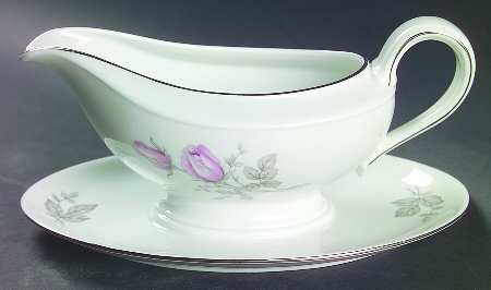 Serenade Gravy Boat with Attached Underplate