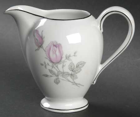 Serenade Creamer