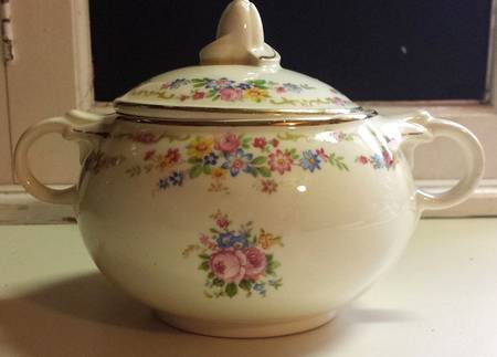 TST298 Sugar Bowl & Lid