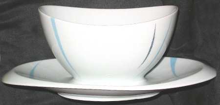 THO124 Gravy Boat with Attached Underplate