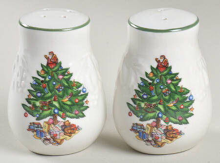 Christmas Time Salt & Pepper Set