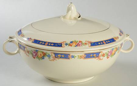 1294 Round Covered Vegetable