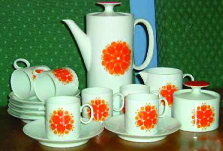 THO128 Flat Cup & Saucer Set