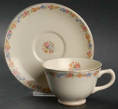 1630 Footed Cup & Saucer Set