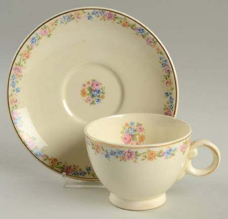 1630 Footed Cup & Saucer Set