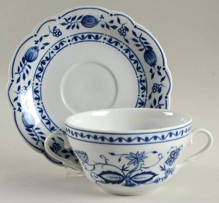 Zwiebelmuster Flat Cream Soup Bowl & Saucer Set