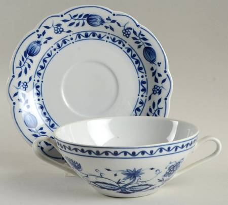 Zwiebelmuster Flat Cream Soup Bowl & Saucer Set