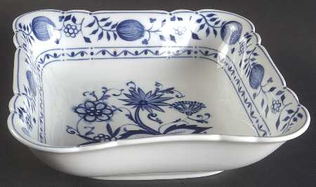 Zwiebelmuster 7" Square Vegetable Bowl
