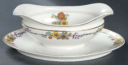 TRV192 Gravy Boat with Attached Underplate