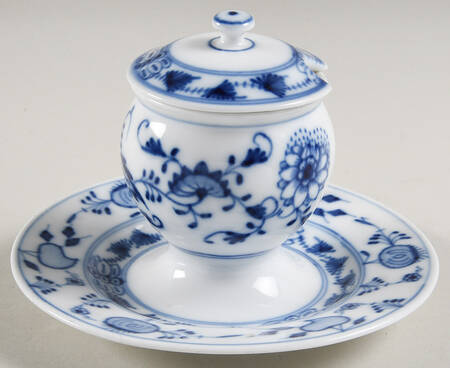 Blue Onion (Smooth) Mustard with Lid & Attached Underplate