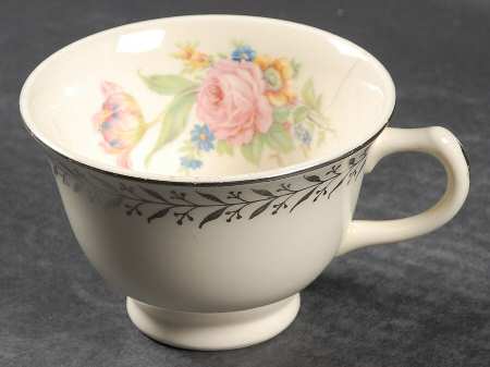 TST349 Footed Cup