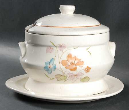 Poppy (Off White Background) Tureen & Lid w/Underplate