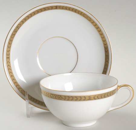 564 Flat Cup & Saucer Set