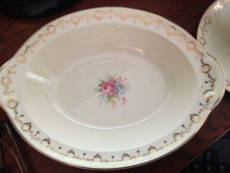 1931 9" Oval Vegetable Bowl