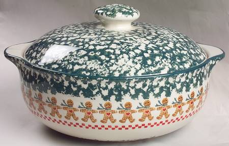 Gingerbread 2 Qt Round Covered Casserole