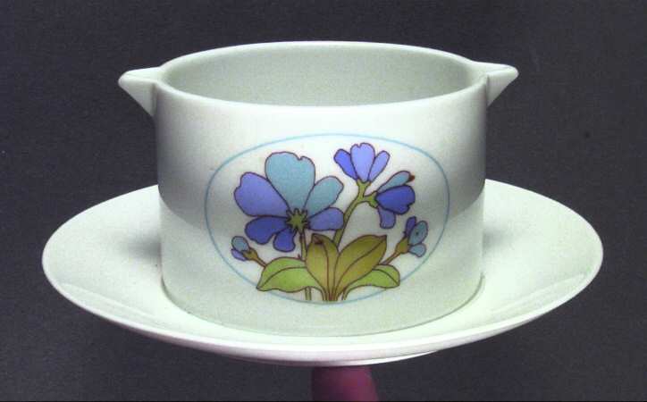 Spring Gravy Boat with Attached Underplate