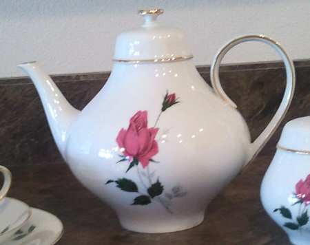 TIR174 Teapot & Lid