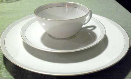 THO140 Flat Cup & Saucer Set