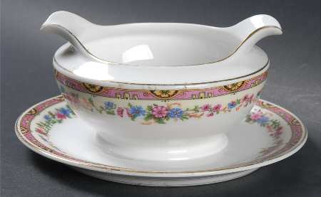Wildflower Gravy Boat with Attached Underplate